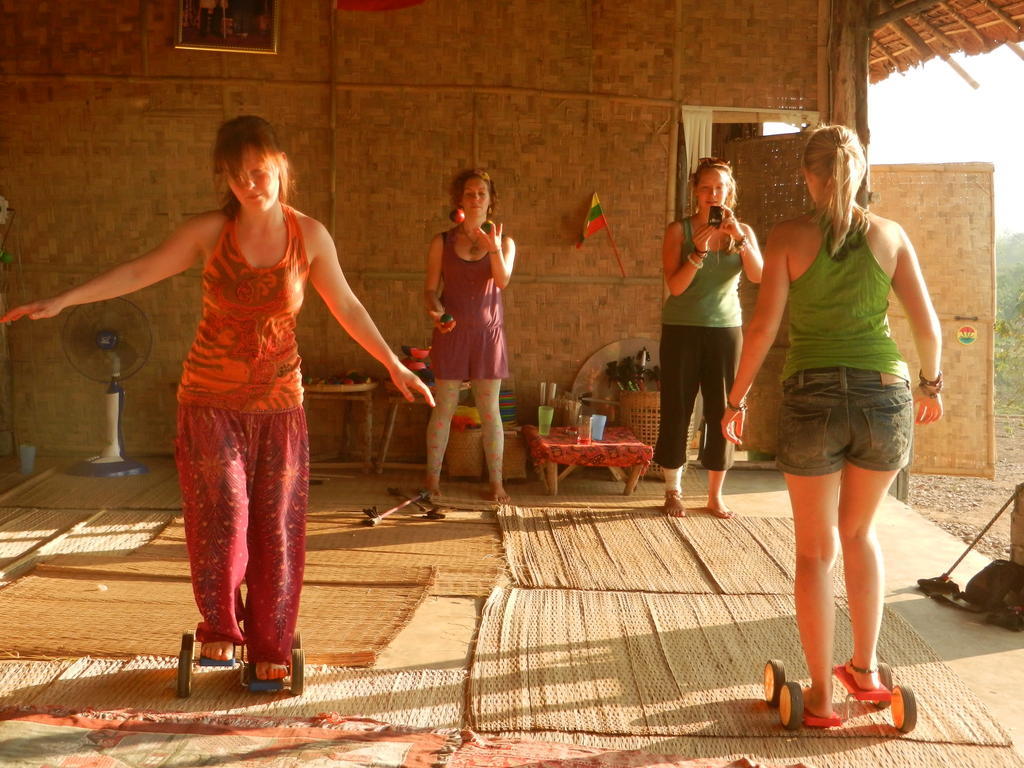 Pai Circus Hostel Exteriör bild